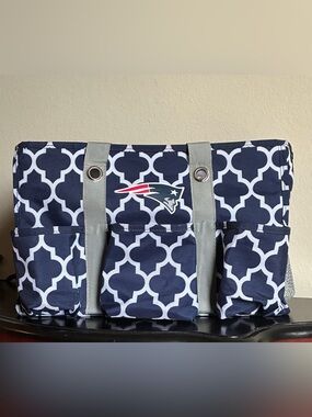 Logo Brands NFL New England Patriots Quatrefoil Picnic Utility Market Caddy M102